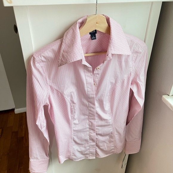 NWT Hilfiger 100% Cotton Light Pink Stripe Button Down Shirt - Picture 2 of 9